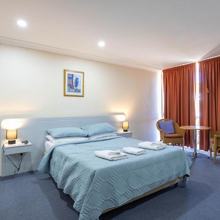 Alexander Motel Warwick Dış mekan fotoğraf