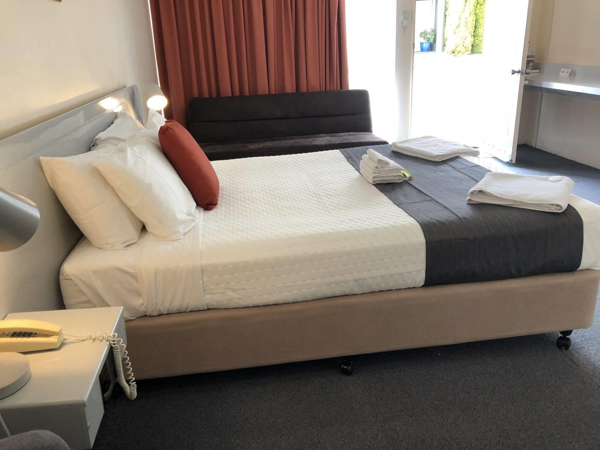Alexander Motel Warwick Dış mekan fotoğraf
